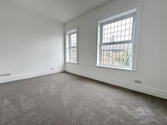 3 bed Terraced for sale Image 5