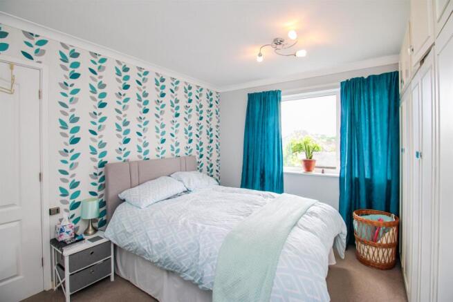 2 bed Semi-Detached Bungalow for sale Image 5