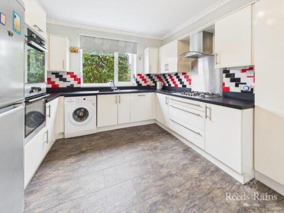 3 bed Bungalow for sale Image 11
