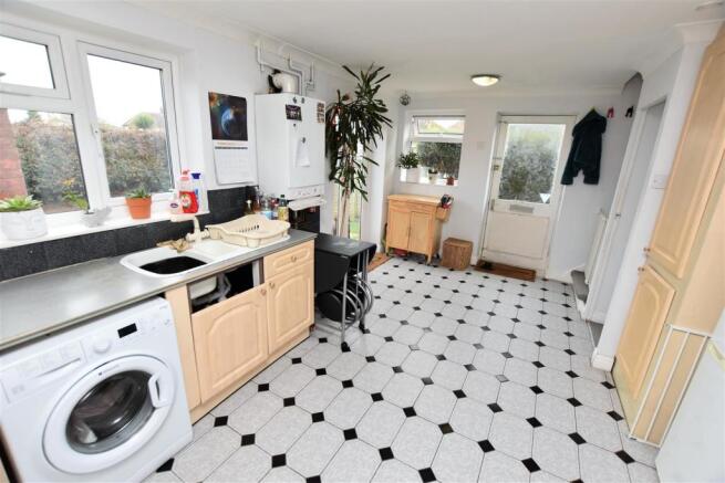 KITCHEN DINER