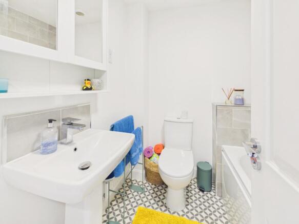 2 bed Semi-Detached for sale Image 12