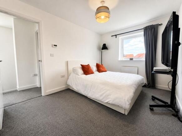 3 bed Semi-Detached for sale Image 12
