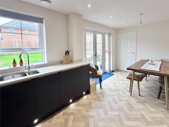 4 bed Detached for sale Image 5