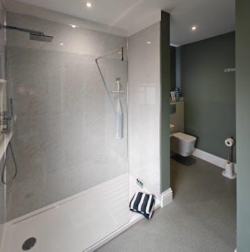 6 bed Detached for sale Image 8