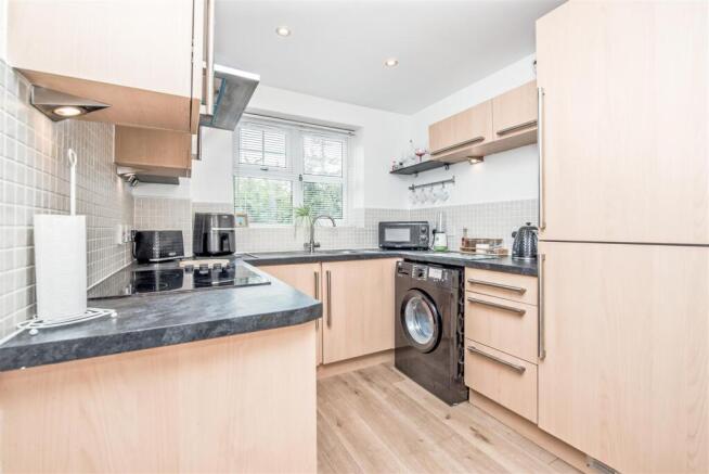 2 bed Apartment for sale Image 9