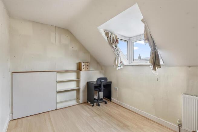 3 bed Terraced for sale Image 11