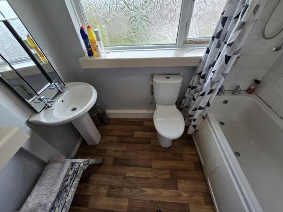 3 bed Semi-Detached for sale Image 8
