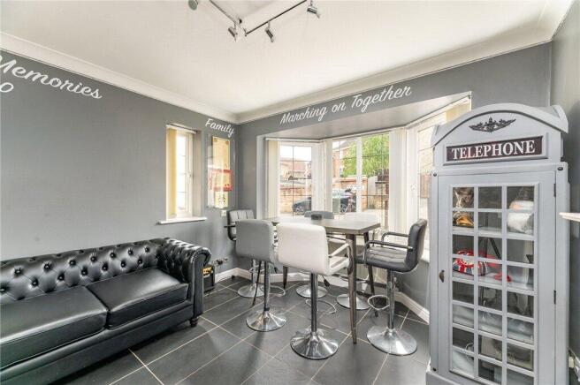 4 bed Detached for sale Image 6