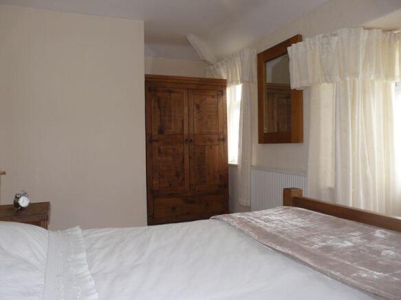 Bedroom 1 - 3