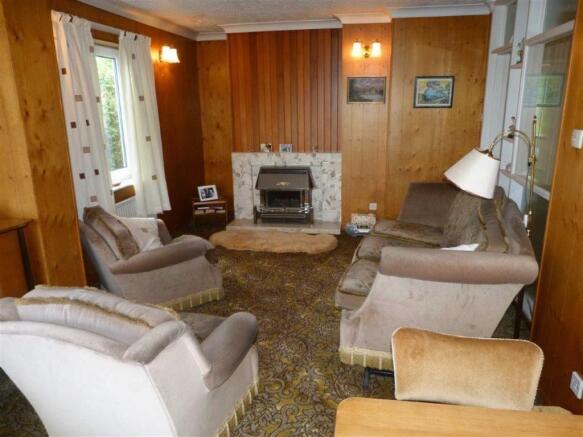 LOUNGE/DINING