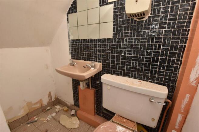 5 bed Semi-Detached for sale Image 5