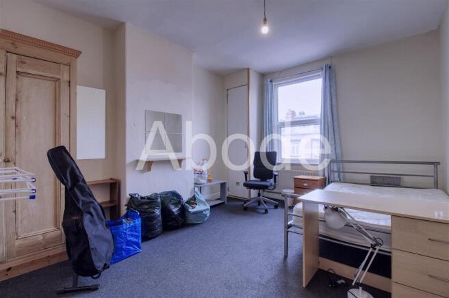 3 bed House to rent Image 4