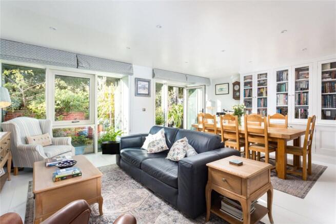 Sitting/Dining Room