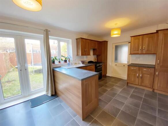 Kitchen 4.jpg