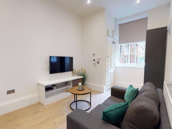 1 bed Apartment to rent Image 5