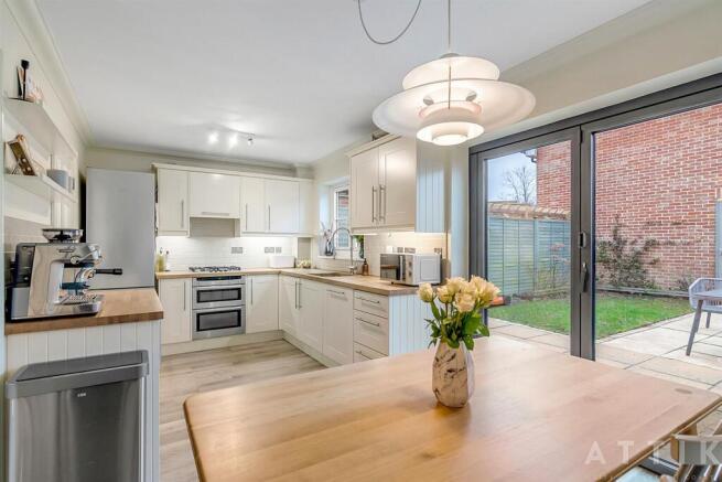 121 Bromedale Avenue Mulbarton Norwich, NR14 8GZ (
