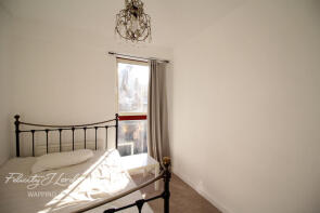 22, Tamarind Yard, London E1W 2JT
