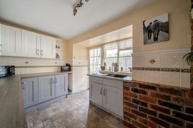 3 bed Detached for sale Image 10