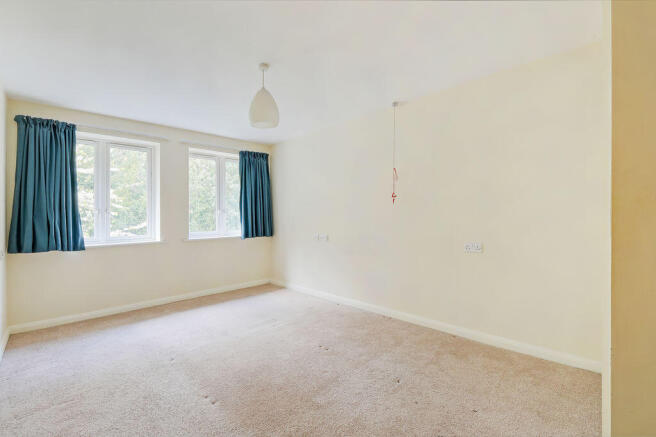 2 bed Apartment for sale Image 12