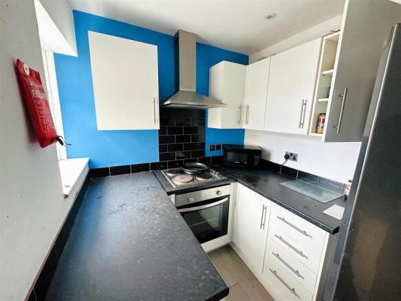 3 bed Terraced for sale Image 4