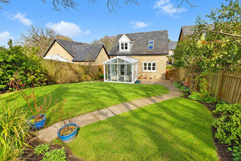 Bracken Grange Court, Nabwood