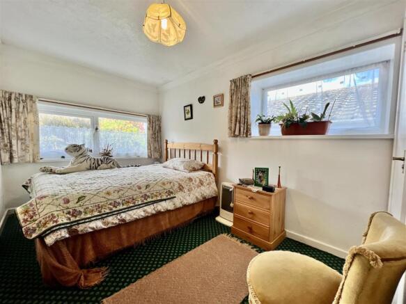 20 Cotmore Close - 8.jpg