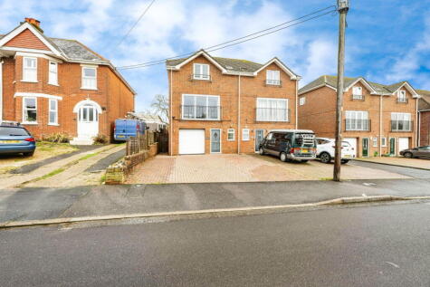 Abbey Mews, New Road, Netley Abbey, SO31