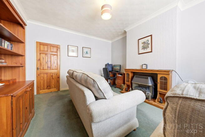 3 bed Terraced for sale Image 5