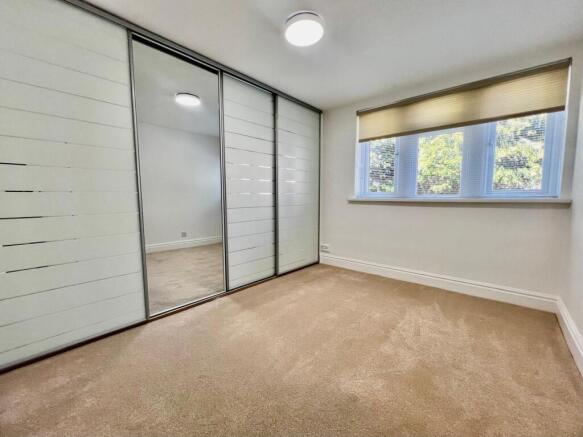 1 bed Flat to rent Image 11
