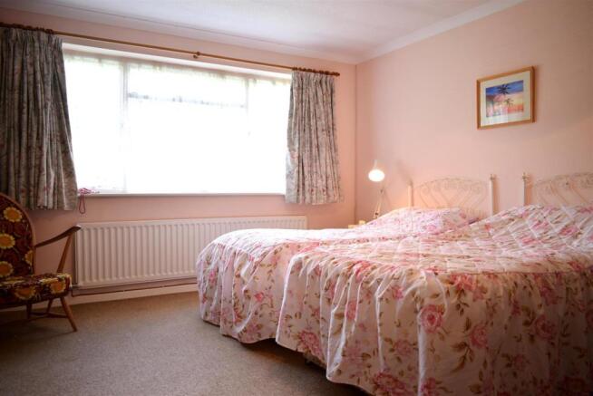 Master Bed 1.JPG