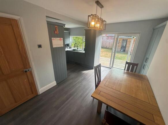 KITCHEN/ DINIG ROOM