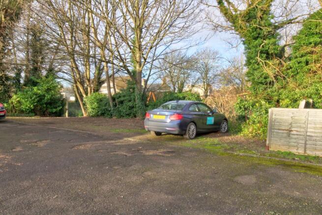 Plenty Off Road Parking