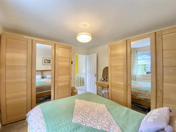 3 bed Semi-Detached for sale Image 7