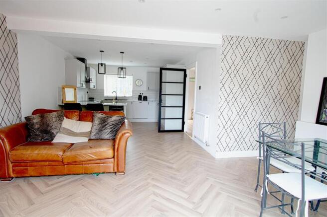 Queens Gate Mews, Billericay photo 4