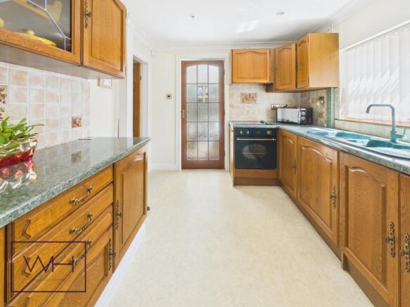3 bed Semi-Detached for sale Image 3