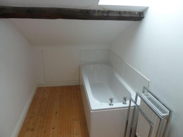 3 bed Terraced to rent Image 10