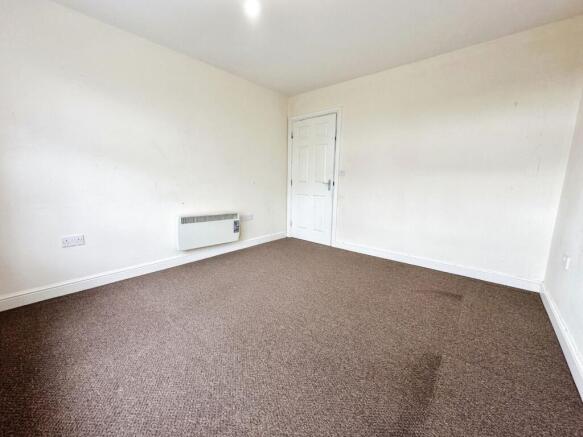 2 bed Flat to rent Image 5