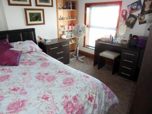 BEDROOM 2
