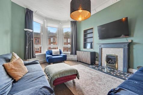 Ashburn Gardens, Inverclyde, Gourock, PA19