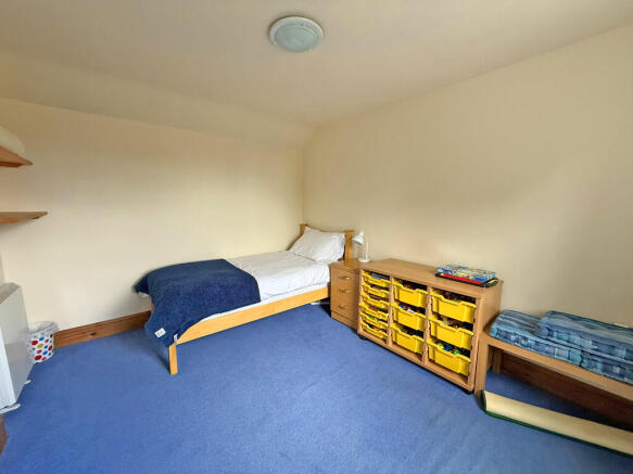4 bed Semi-Detached for sale Image 11
