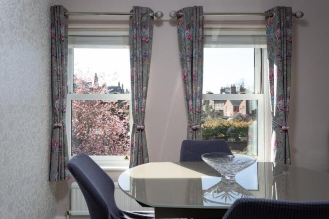 2 bed Apartment for sale Image 4