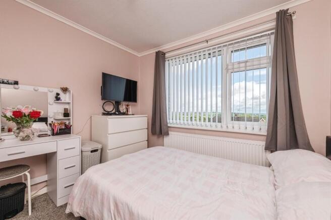 3 bed Semi-Detached for sale Image 11