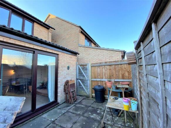 rear golden lion close.JPG