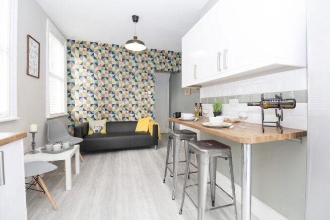 1 bed House Share to rent Image 4