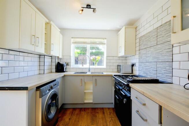 Kitchen_1.jpeg