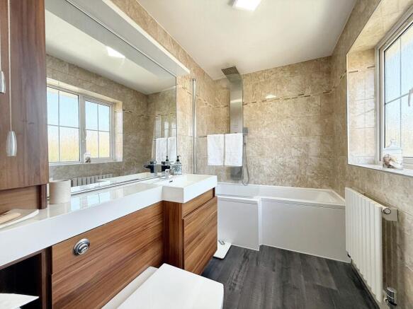 Master En-Suite