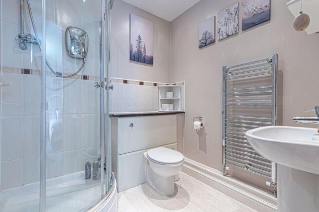 EN SUITE SHOWE...