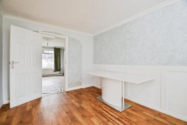 3 bed Semi-Detached for sale Image 6