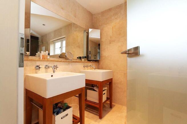 Master Bedroom En-suite Shower Room
