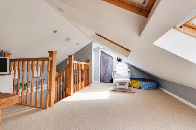 Bedroom 5 (Double)